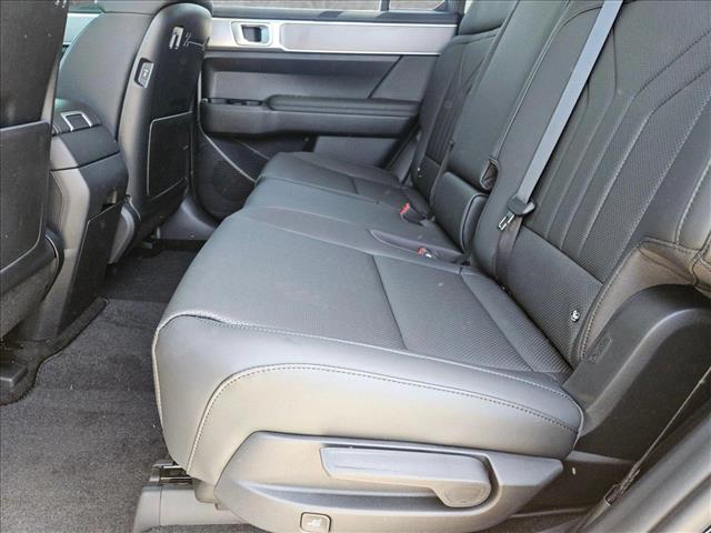 Vehicle image 15 of 16
