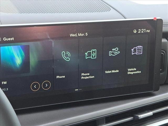 Vehicle image 13 of 16