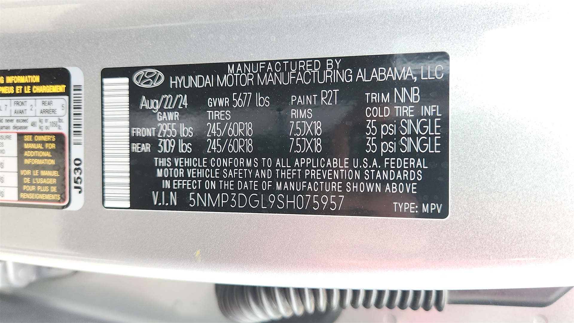 Vehicle image 32 of 40