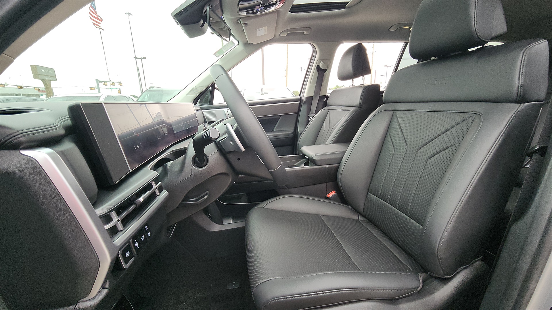 Vehicle image 16 of 40