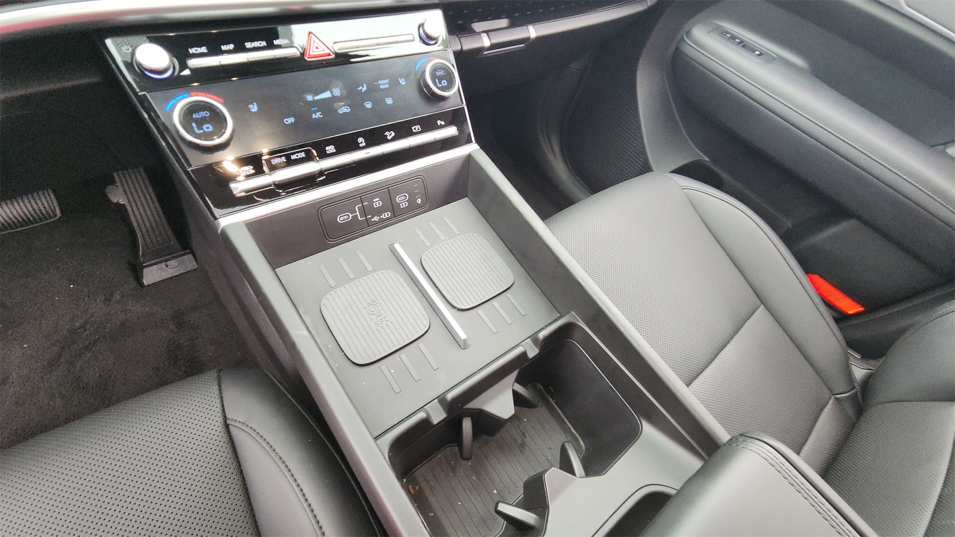 Vehicle image 25 of 40