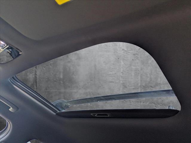 Vehicle image 16 of 20