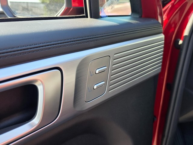 2025 Hyundai Santa Fe Hybrid Limited Image 29 of 40