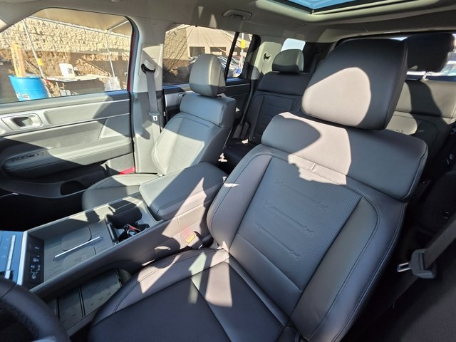 2025 Hyundai Santa Fe Hybrid Limited Image 11 of 40