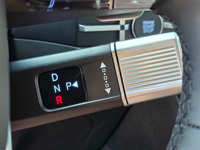 2025 Hyundai Santa Fe Hybrid Limited Image 31 of 40