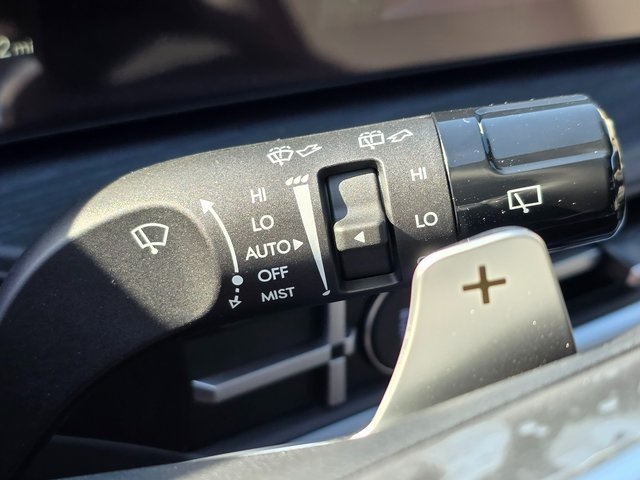 2025 Hyundai Santa Fe Hybrid Limited Image 32 of 40