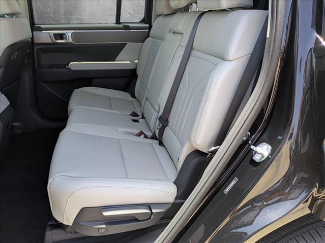 Vehicle image 16 of 18