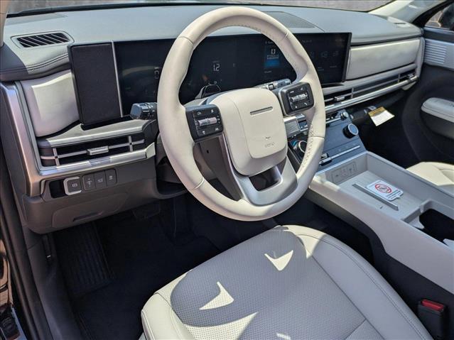 Vehicle image 8 of 18