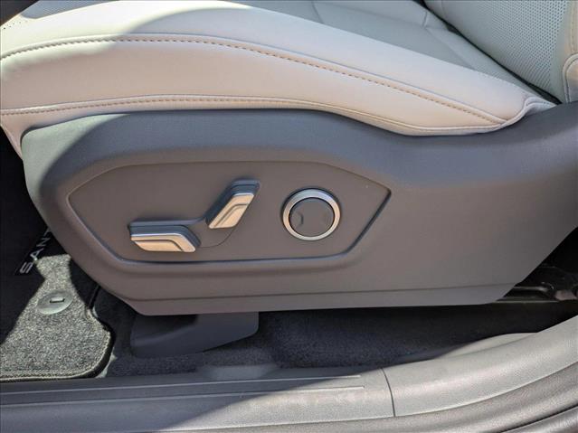 Vehicle image 9 of 18