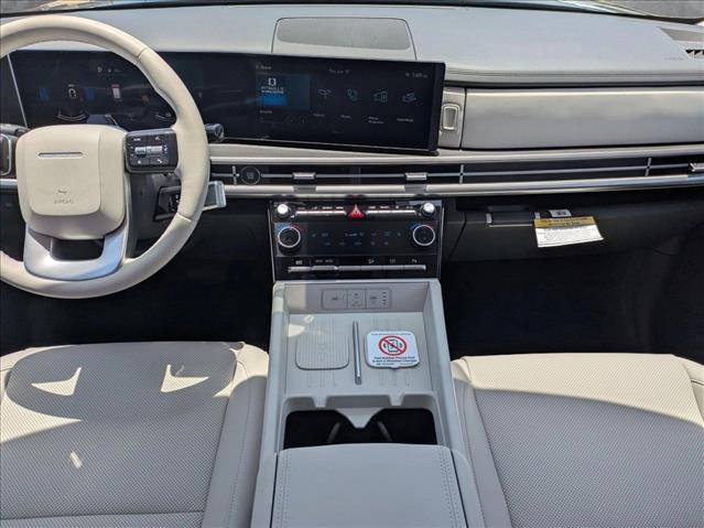 Vehicle image 15 of 18