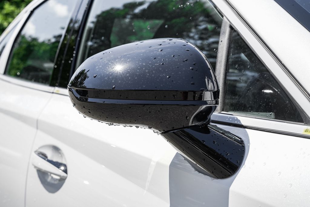 Vehicle image 35 of 42