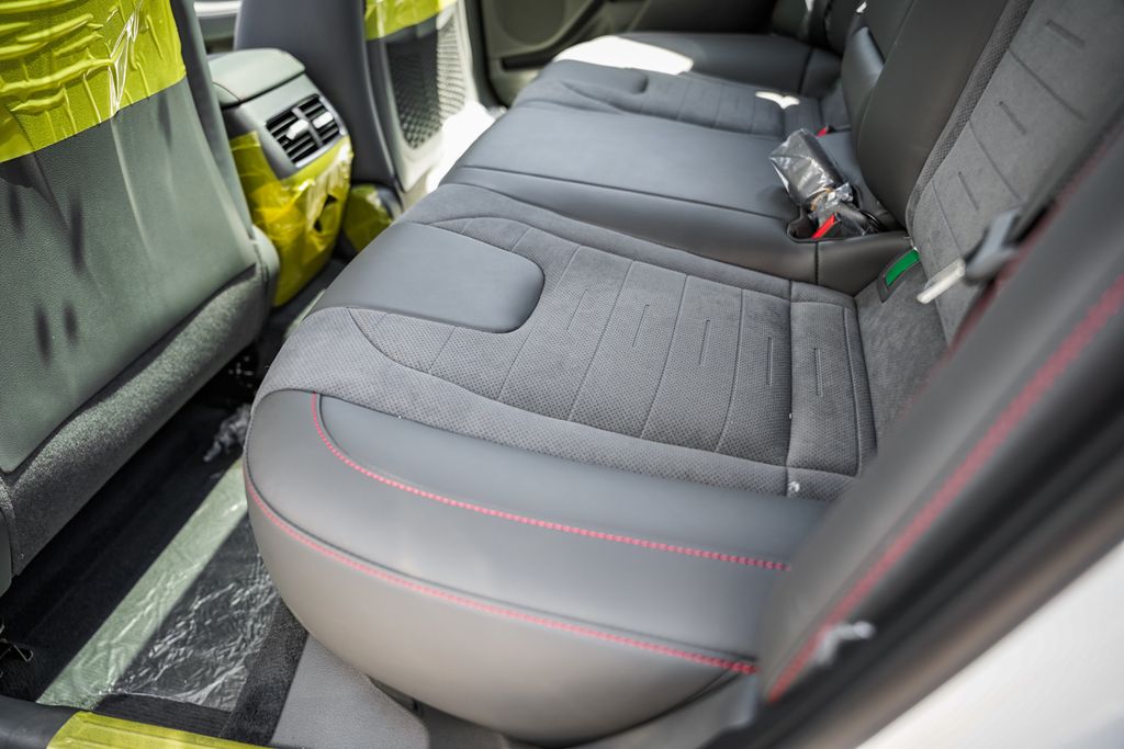 Vehicle image 10 of 42