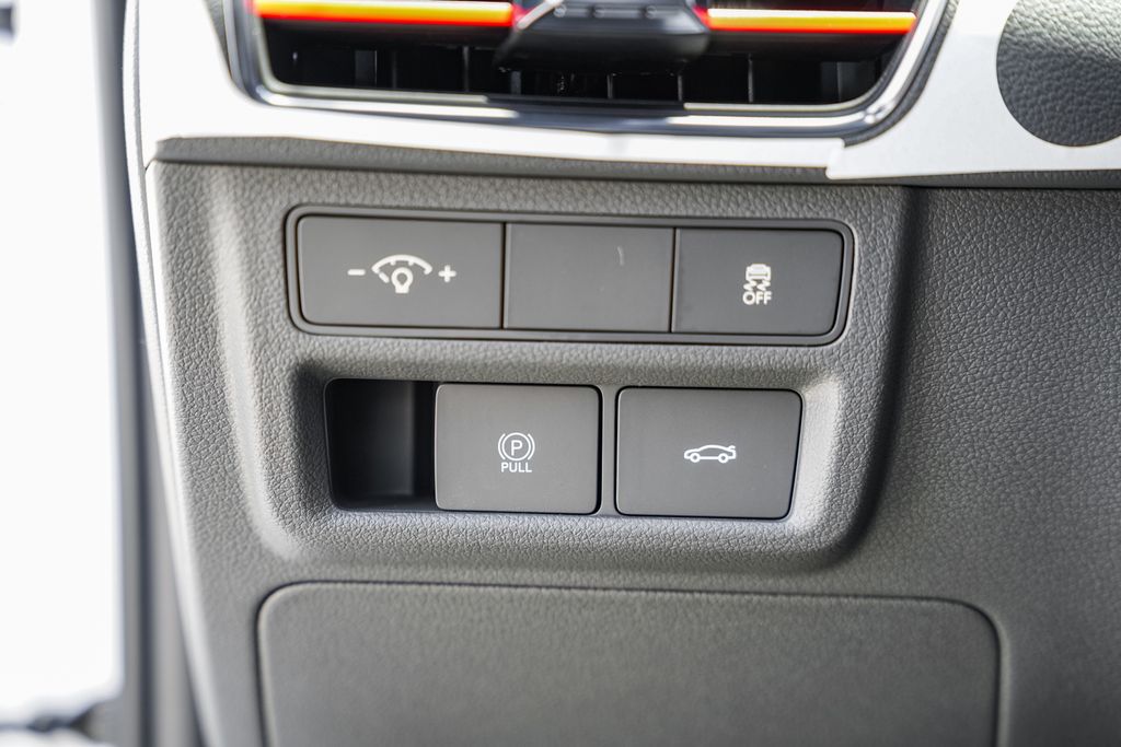 Vehicle image 40 of 42