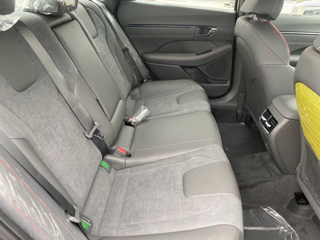 Vehicle image 10 of 16