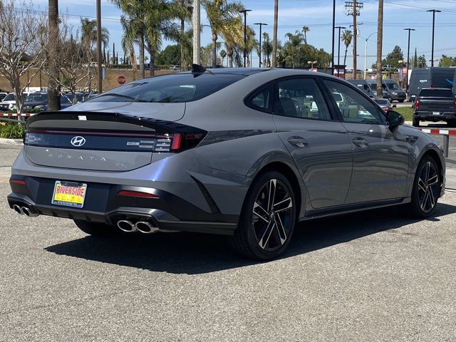Vehicle image 4 of 16