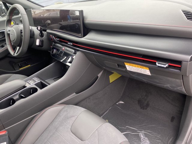 Vehicle image 9 of 16