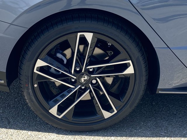 Vehicle image 6 of 16