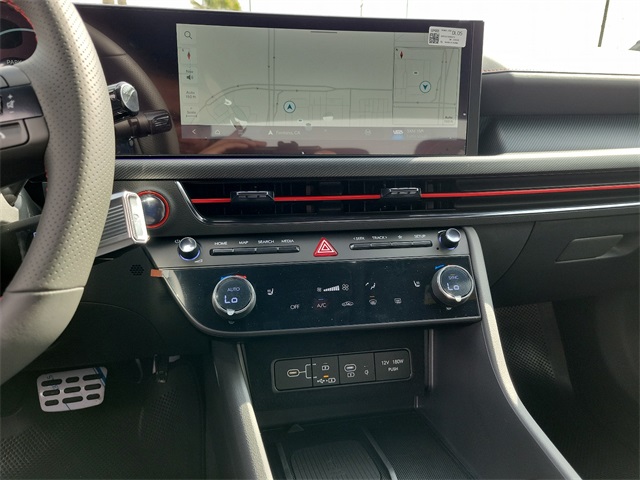 Vehicle image 15 of 25