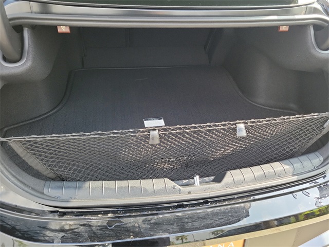 Vehicle image 23 of 25