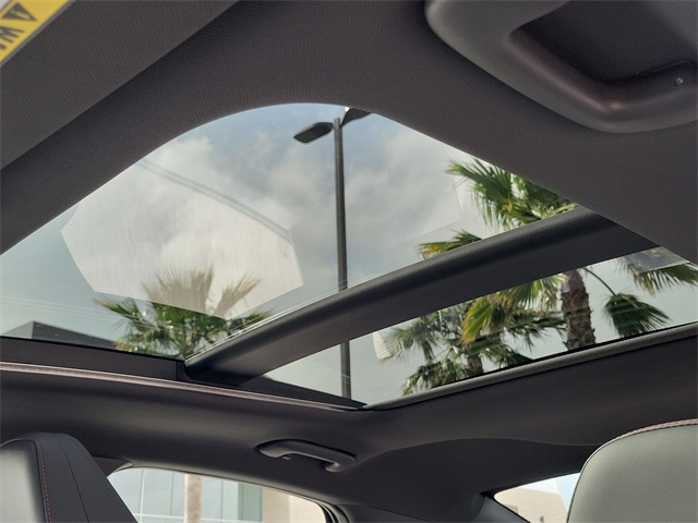 Vehicle image 20 of 25