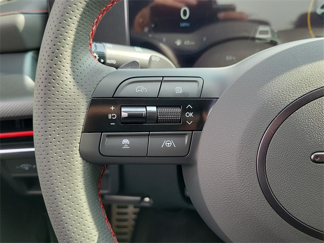 Vehicle image 7 of 25