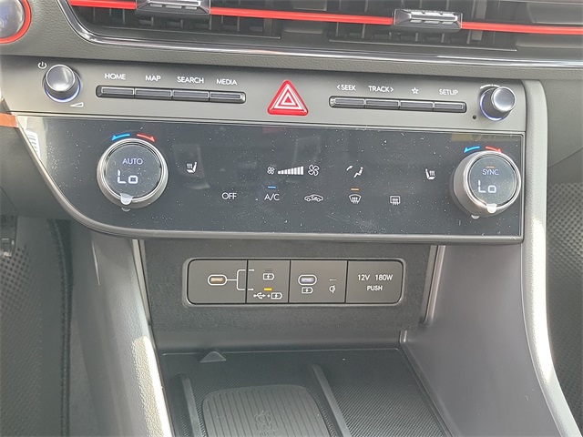 Vehicle image 13 of 25