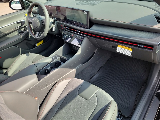 Vehicle image 17 of 25