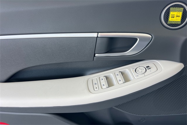 2025 Hyundai Sonata SE Image 13 of 24