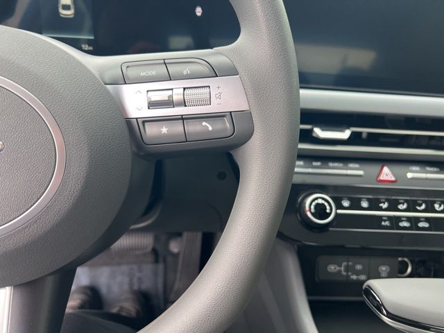 Vehicle image 15 of 20