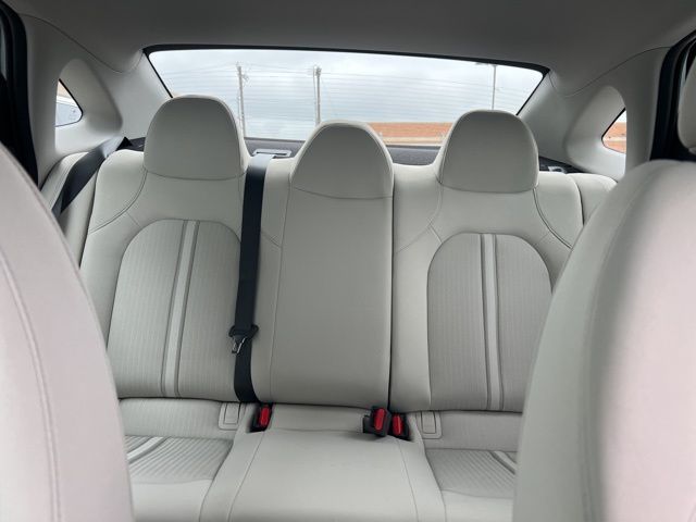 Vehicle image 10 of 20