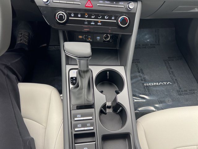 Vehicle image 13 of 20