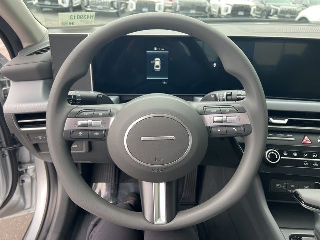 Vehicle image 16 of 20