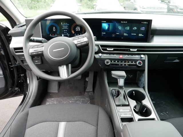 Vehicle image 6 of 10