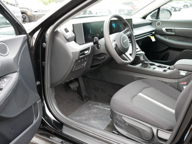 Vehicle image 5 of 10