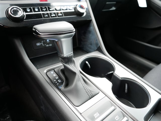 Vehicle image 9 of 10