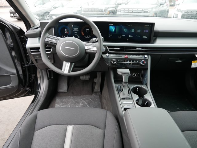 Vehicle image 7 of 10