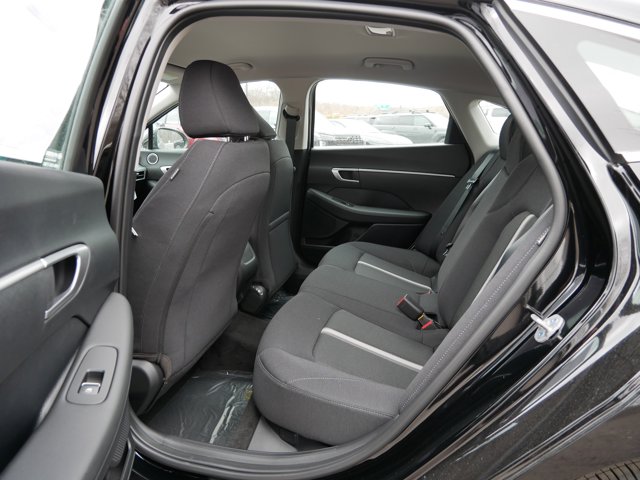 Vehicle image 6 of 10