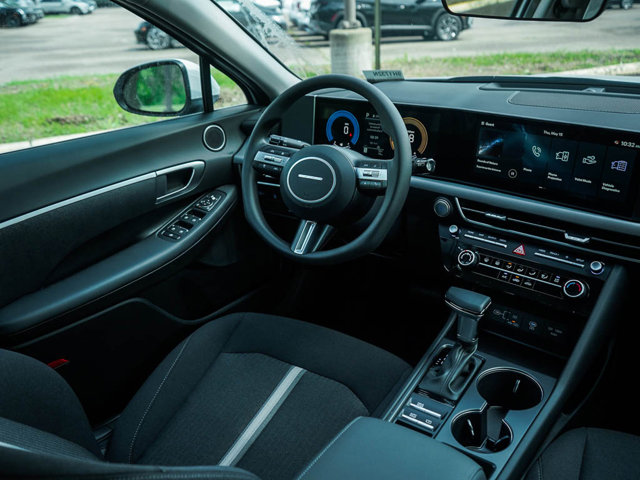 Vehicle image 12 of 23
