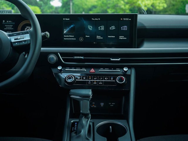 Vehicle image 14 of 23