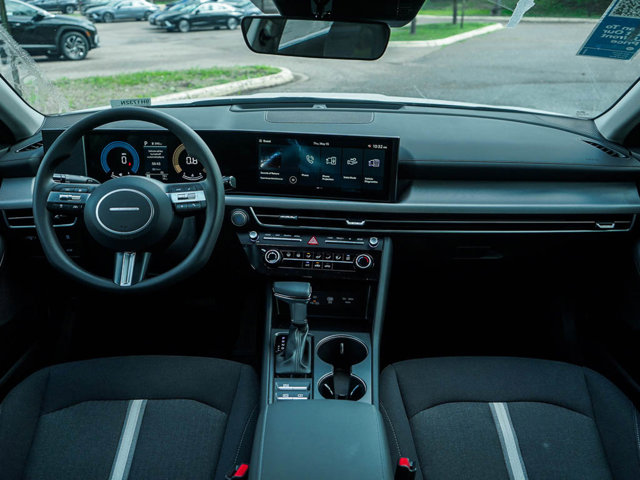 Vehicle image 11 of 23