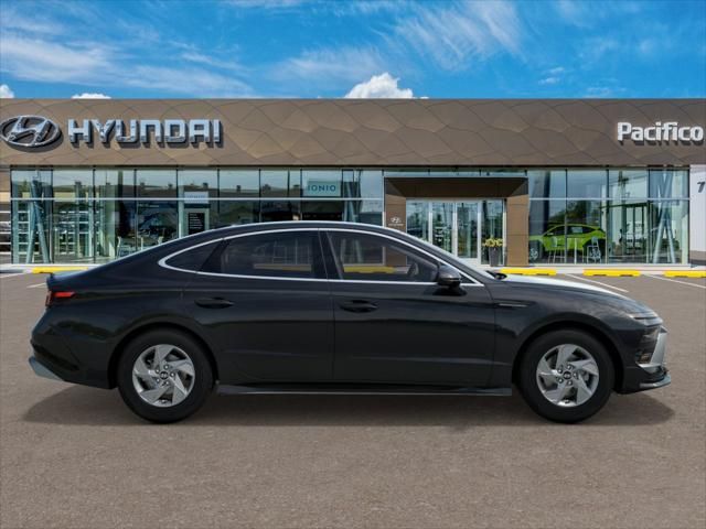 Vehicle image 4 of 17