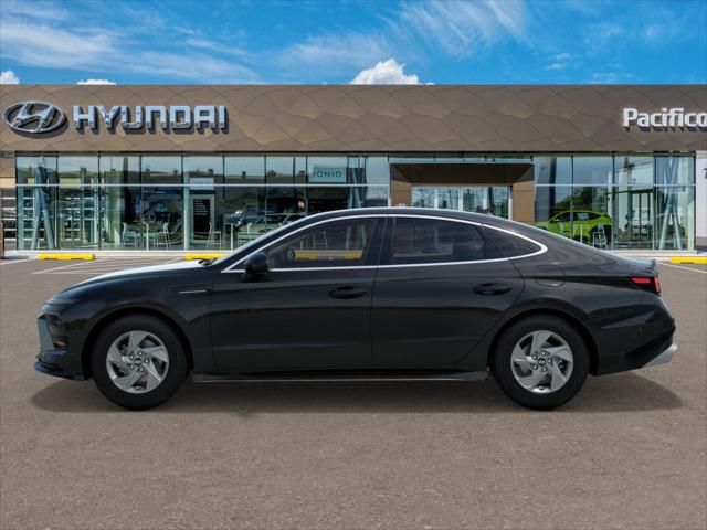 Vehicle image 7 of 17