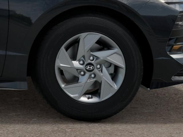 Vehicle image 8 of 17
