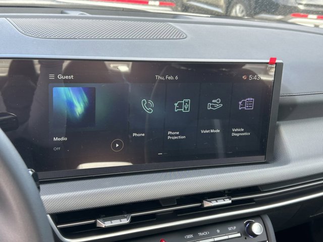 Vehicle image 13 of 17