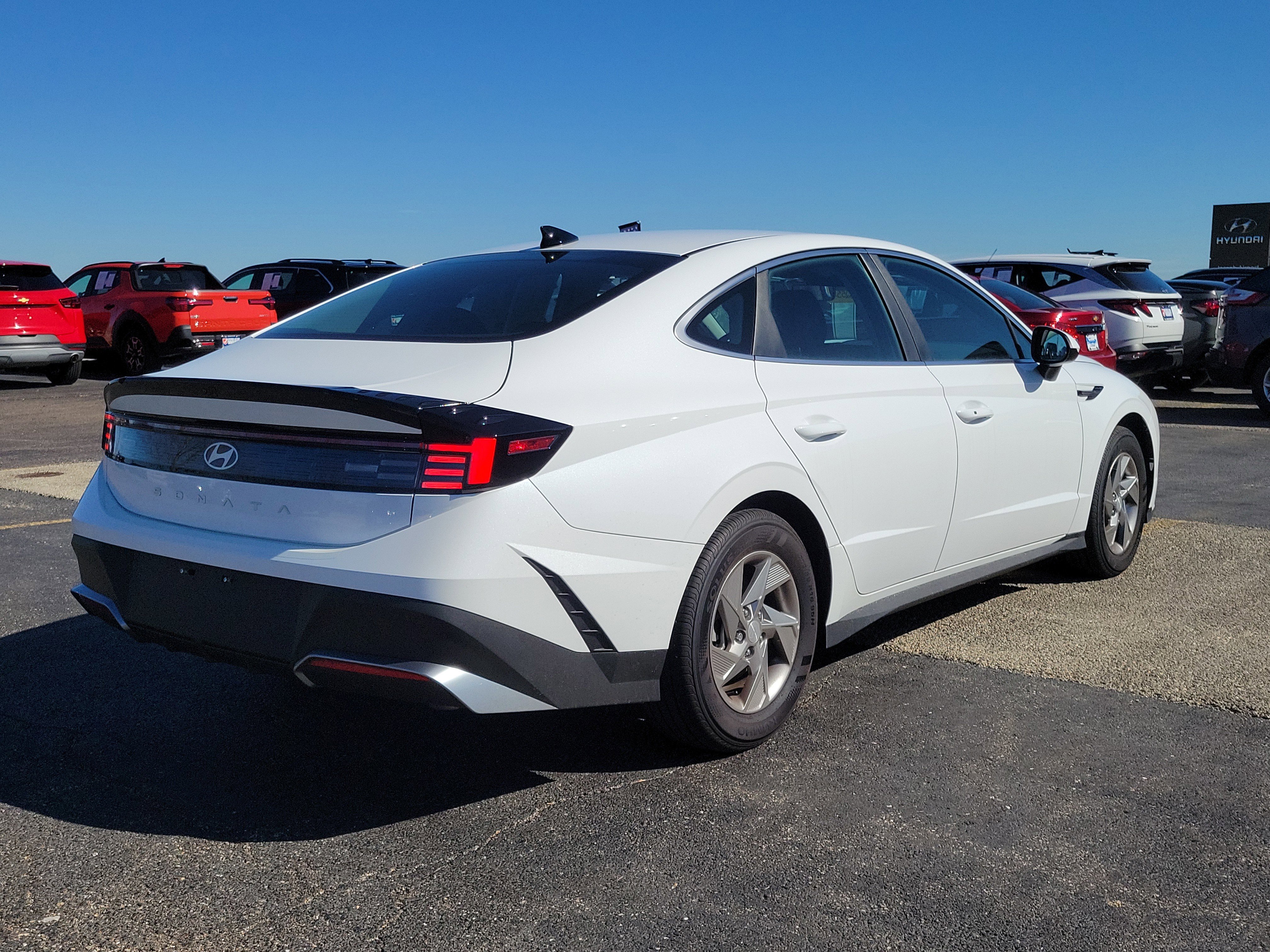 2025 Hyundai Sonata SE Image 3 of 30