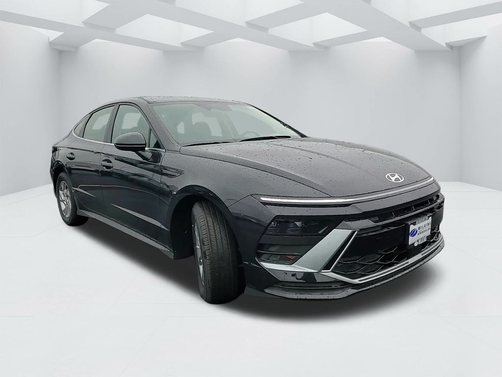2025 Hyundai Sonata SE Image 6 of 24