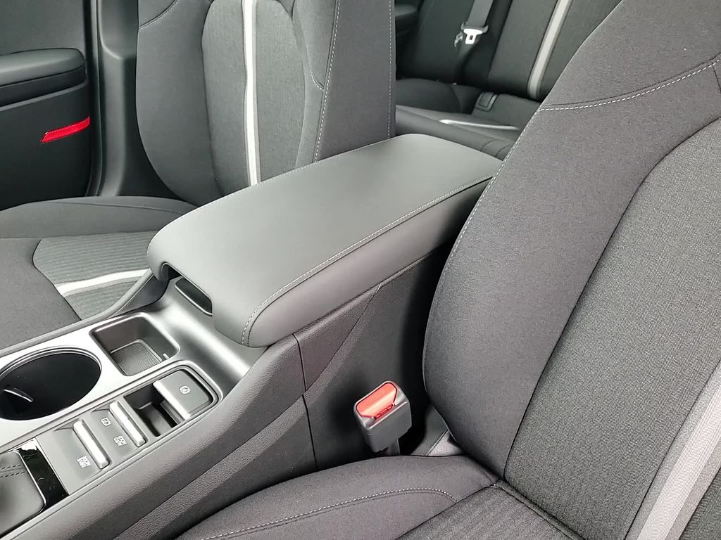 2025 Hyundai Sonata SE Image 19 of 24