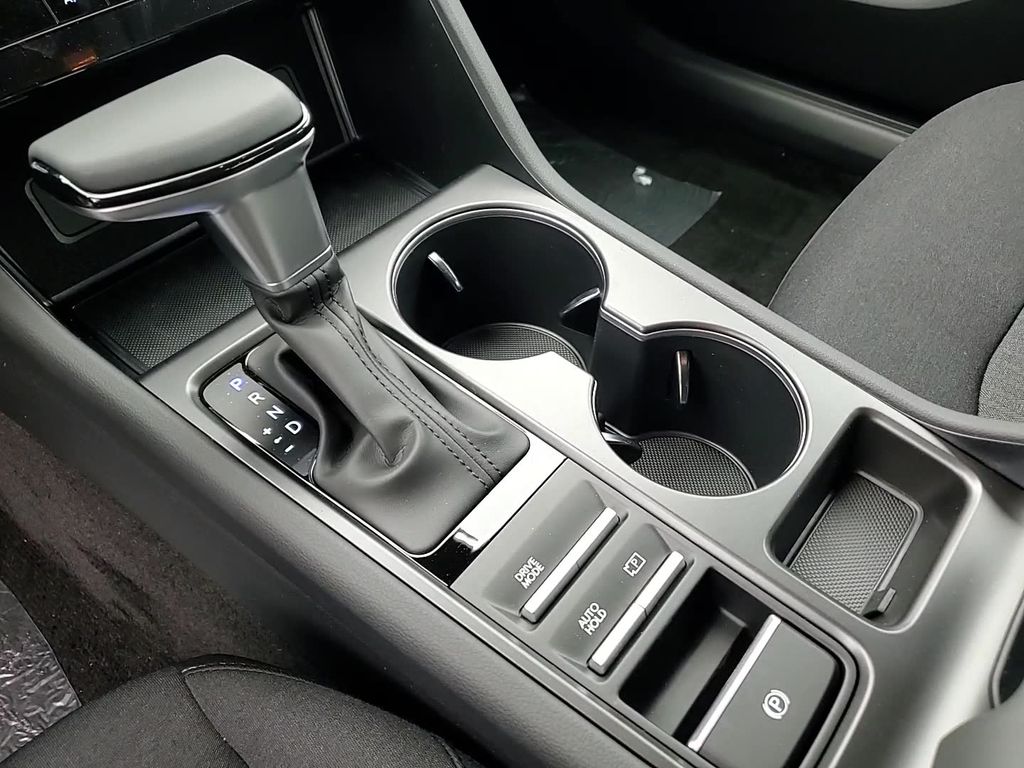 2025 Hyundai Sonata SE Image 18 of 24