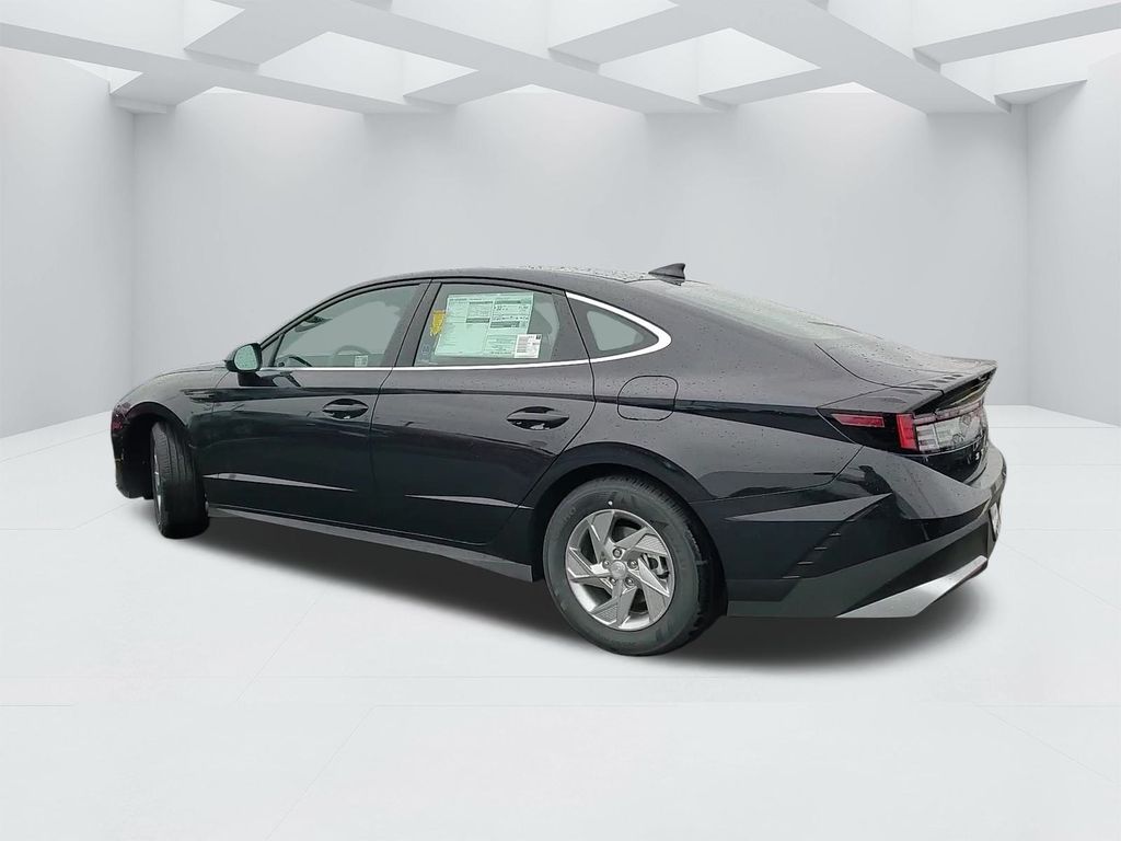 2025 Hyundai Sonata SE Image 9 of 24