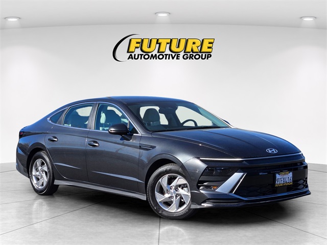2025 Hyundai Sonata SE Image 3 of 27